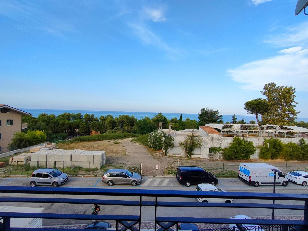 Appartamento Con Piscina Green Bay Village Пинето Экстерьер фото